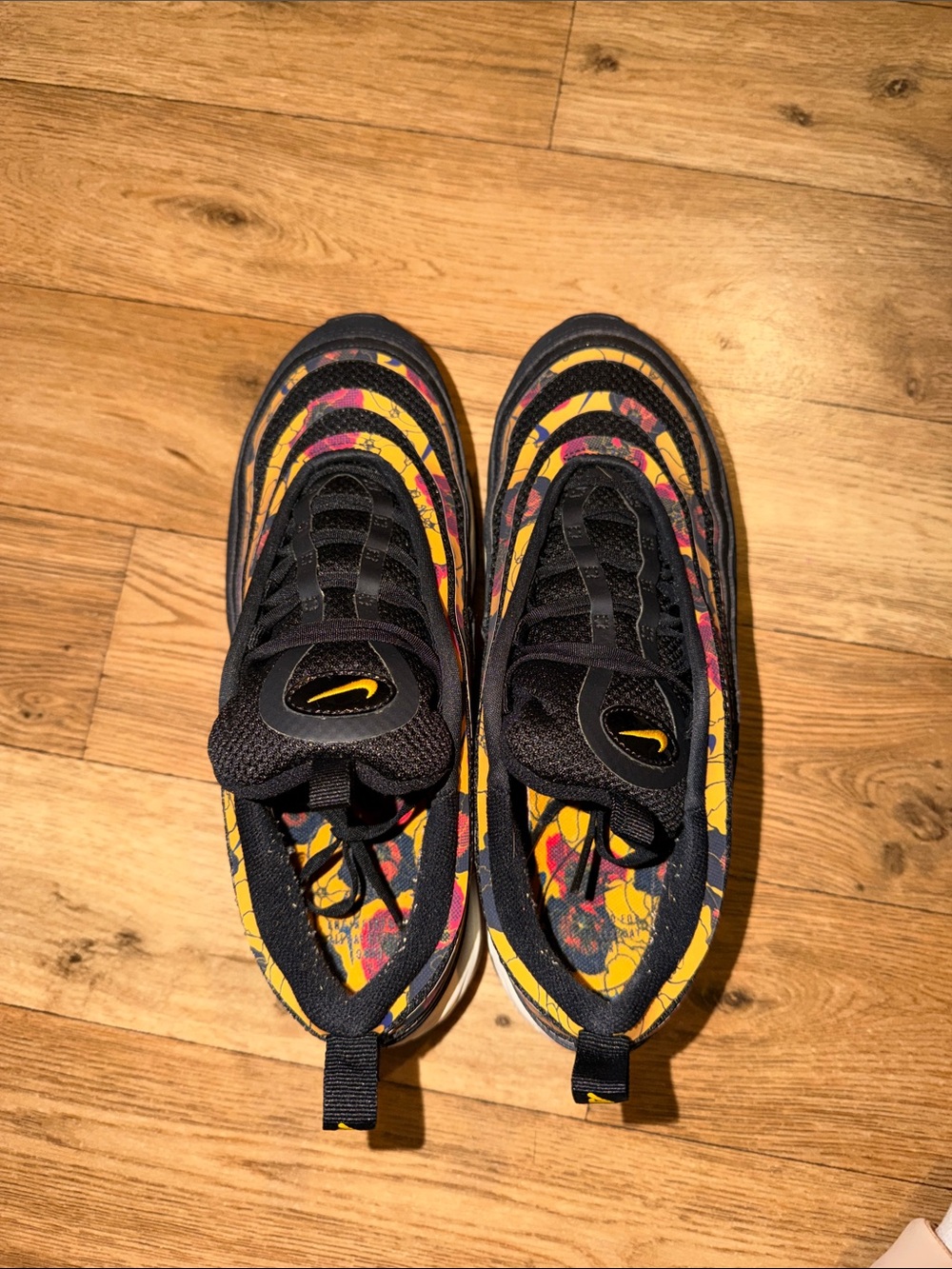 Nike Kids Black & Yellow Multi-Pattern Sneakers